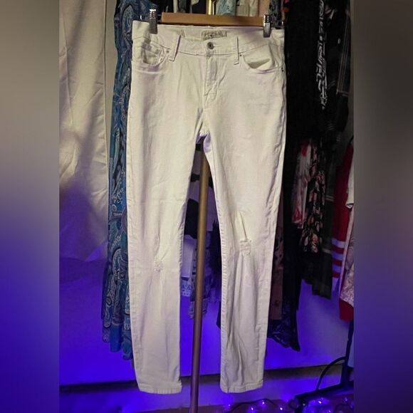 Lucky jean 35’ from the front - Picture 1 of 4